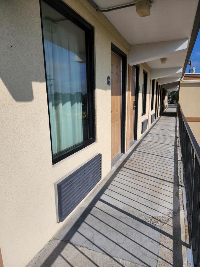 Drakes Creek Inn - Formerly The Relax Inn Хендерсонвилл Экстерьер фото