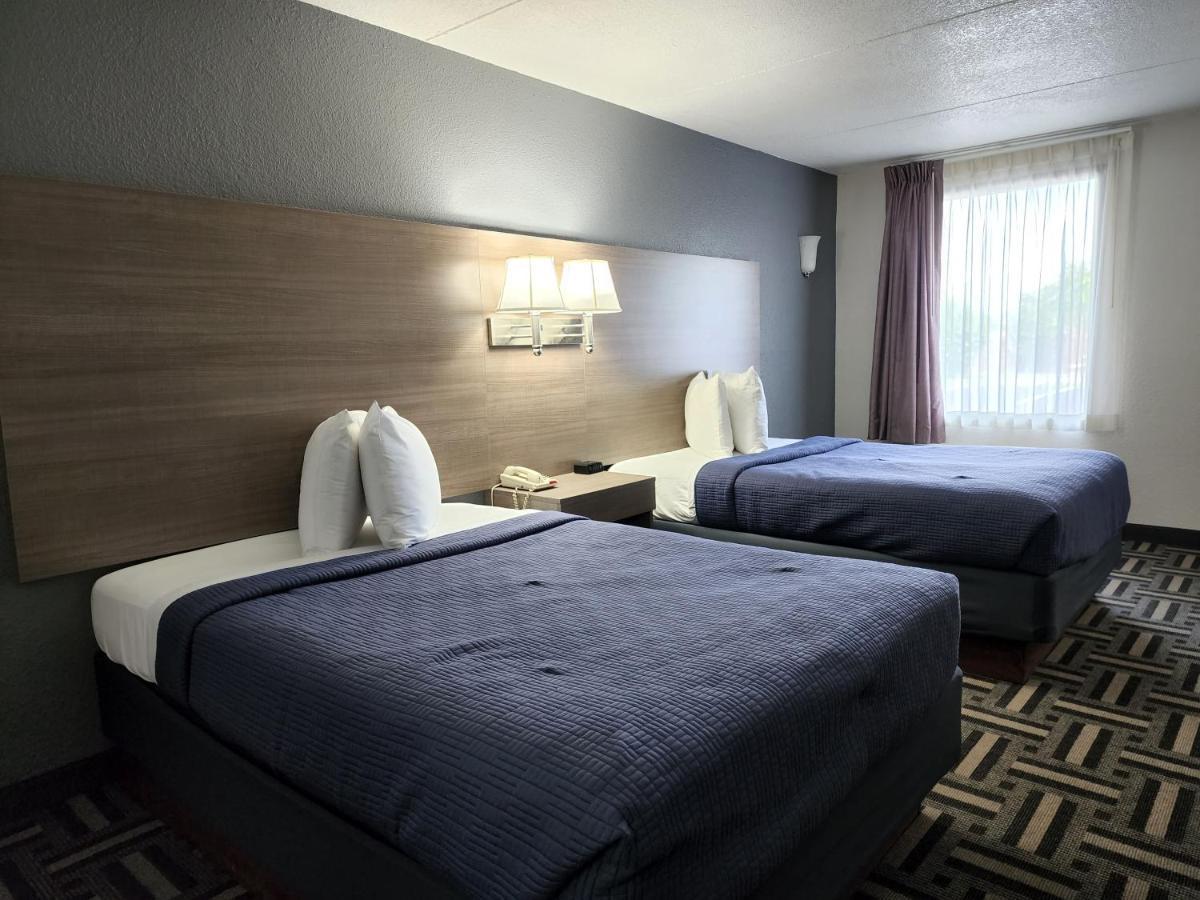 Drakes Creek Inn - Formerly The Relax Inn Хендерсонвилл Экстерьер фото