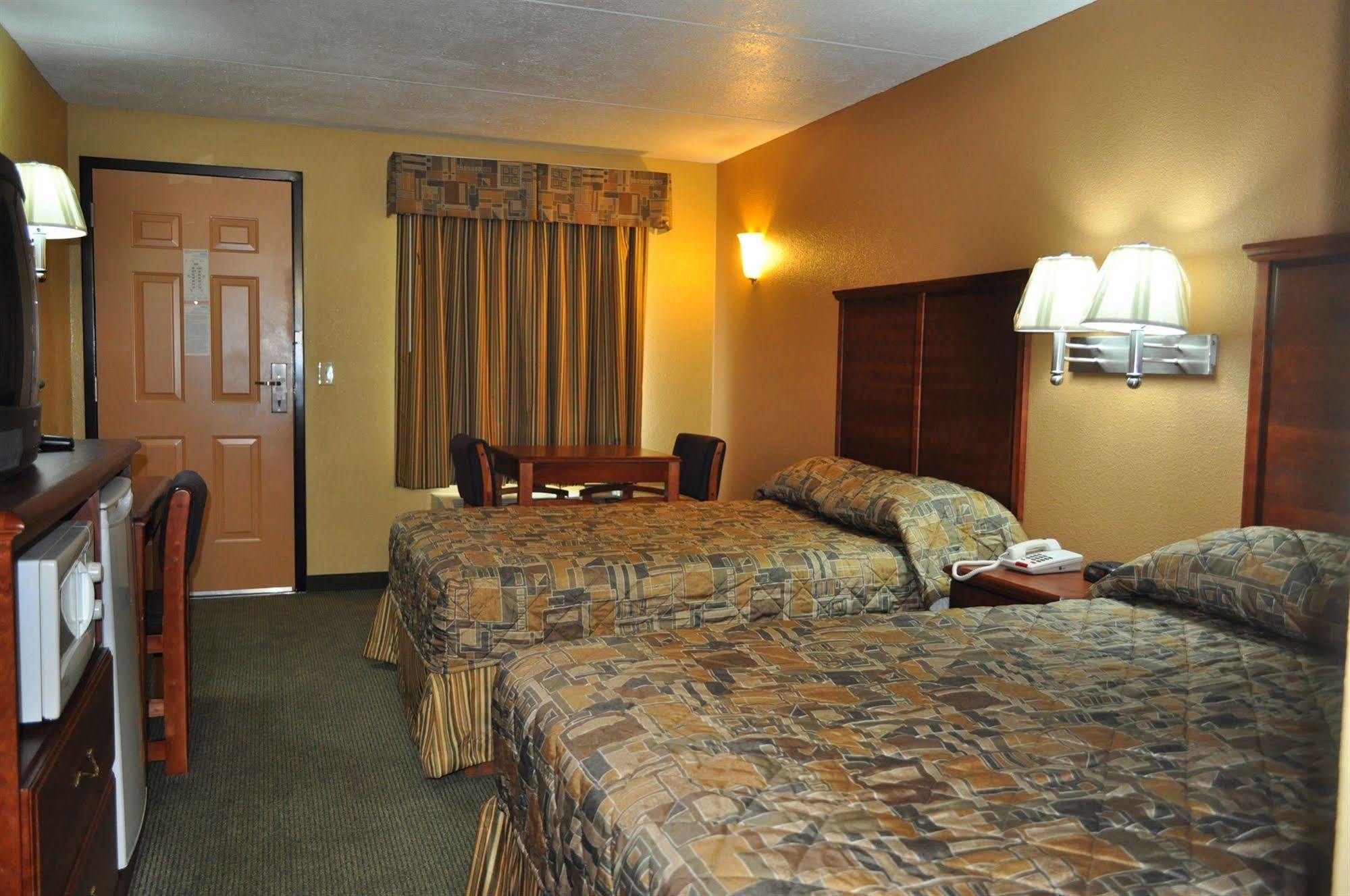 Drakes Creek Inn - Formerly The Relax Inn Хендерсонвилл Экстерьер фото
